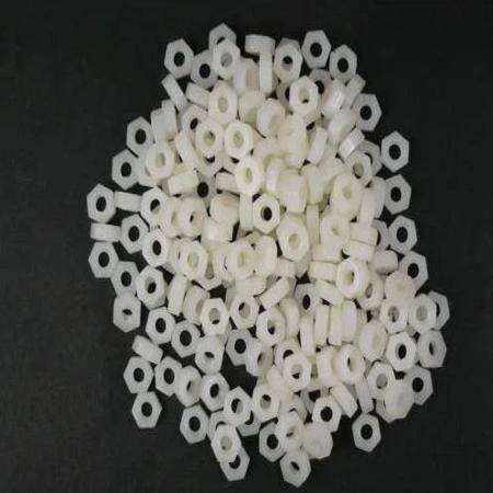 Beyaz Plastik Somun M3 - 3