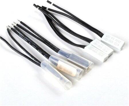 KSD9700 5A 250V PlasticTemperature Control Switch - 90C Normally Closed - 1